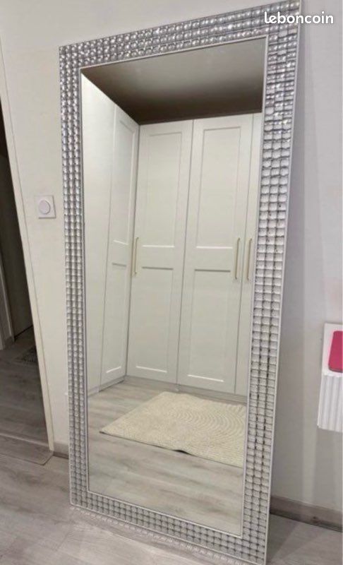 Grand Miroir Mural Diamant Concassé – Cadre Miroir Argenté