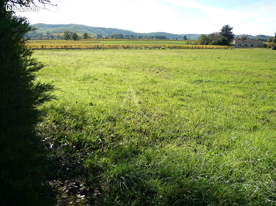 Terrain 10440 m² · à Puy-l'Évêque · 10 440 m² · 60 000 €