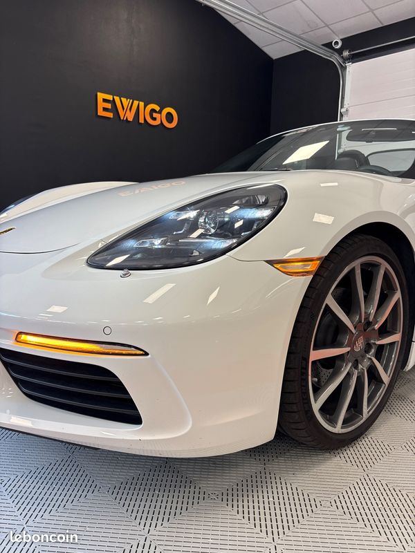 PORSCHE 718 BOXSTER 2.0 300 PDK BVA Origine France / Option PORSCHE EXCLUSIVE (image 28)