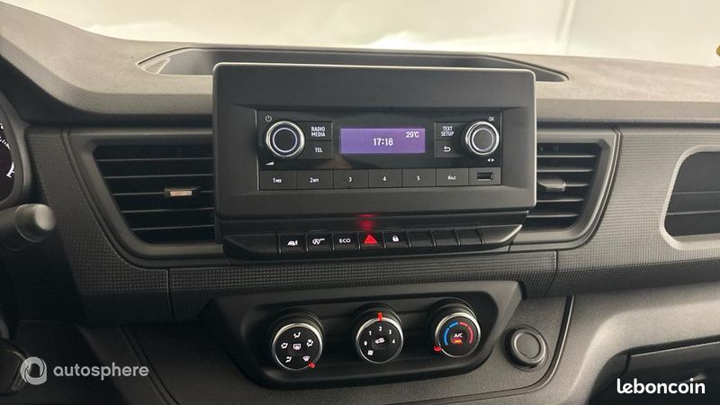 Renault Trafic Véhicule utilitaire ou Société L1H1 3T 2.0 Blue dCi 130ch Confort E6E (image 27)