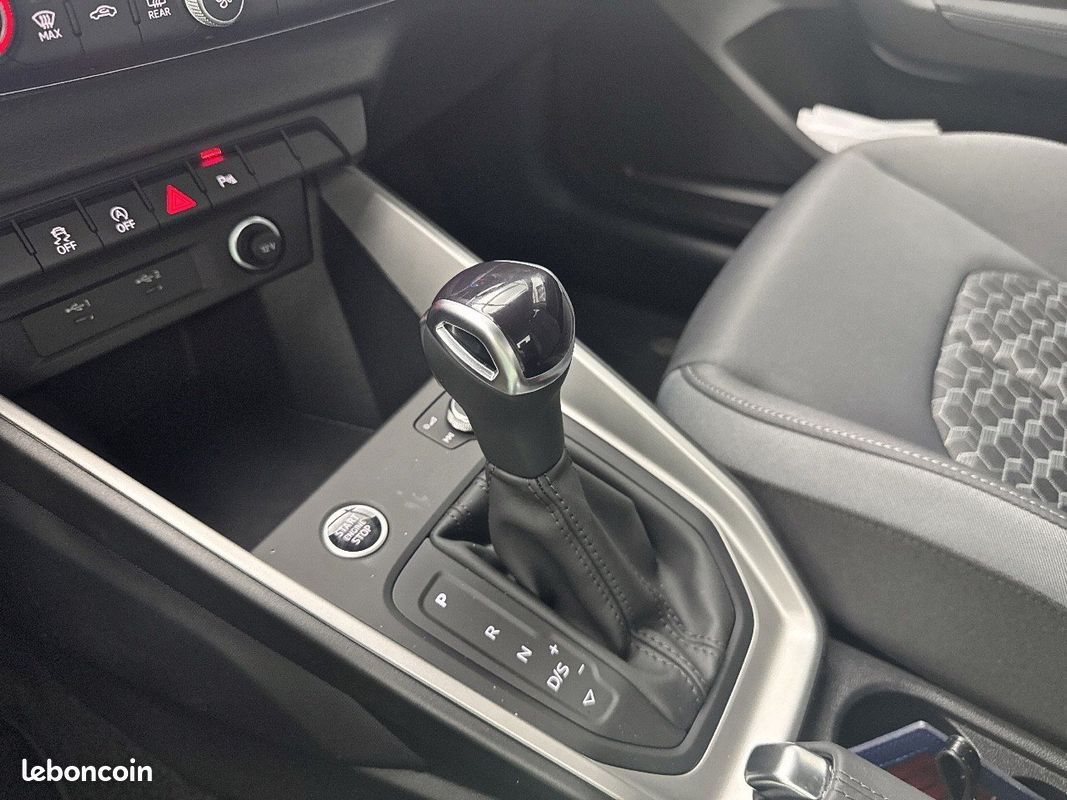 AUDI A1 Sportback 30 TFSI 116 ch S tronic 7 Design (image 15)