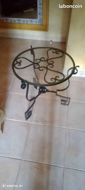 Petite table basse en fer forgé (image 1)