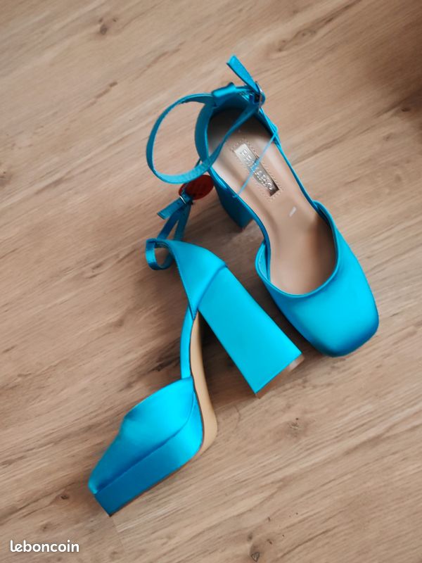Chaussures babies talon haut satin bleu turquoise taille 36 talons