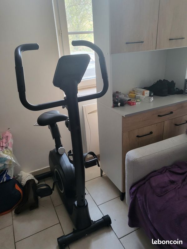 Vélo d'appartement (image 1)