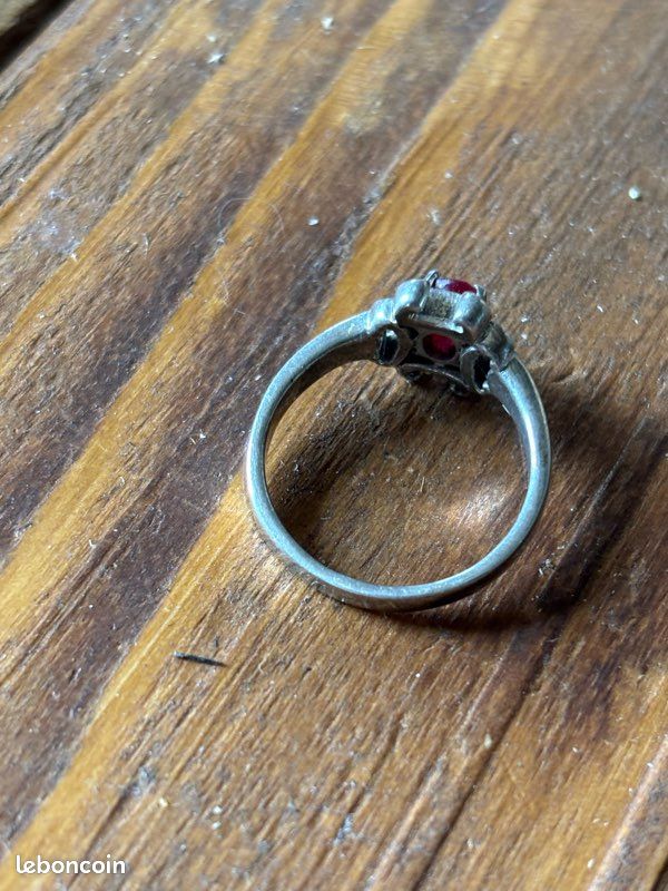 Charmante bague rubis argent 875 vintage URSS ancienne