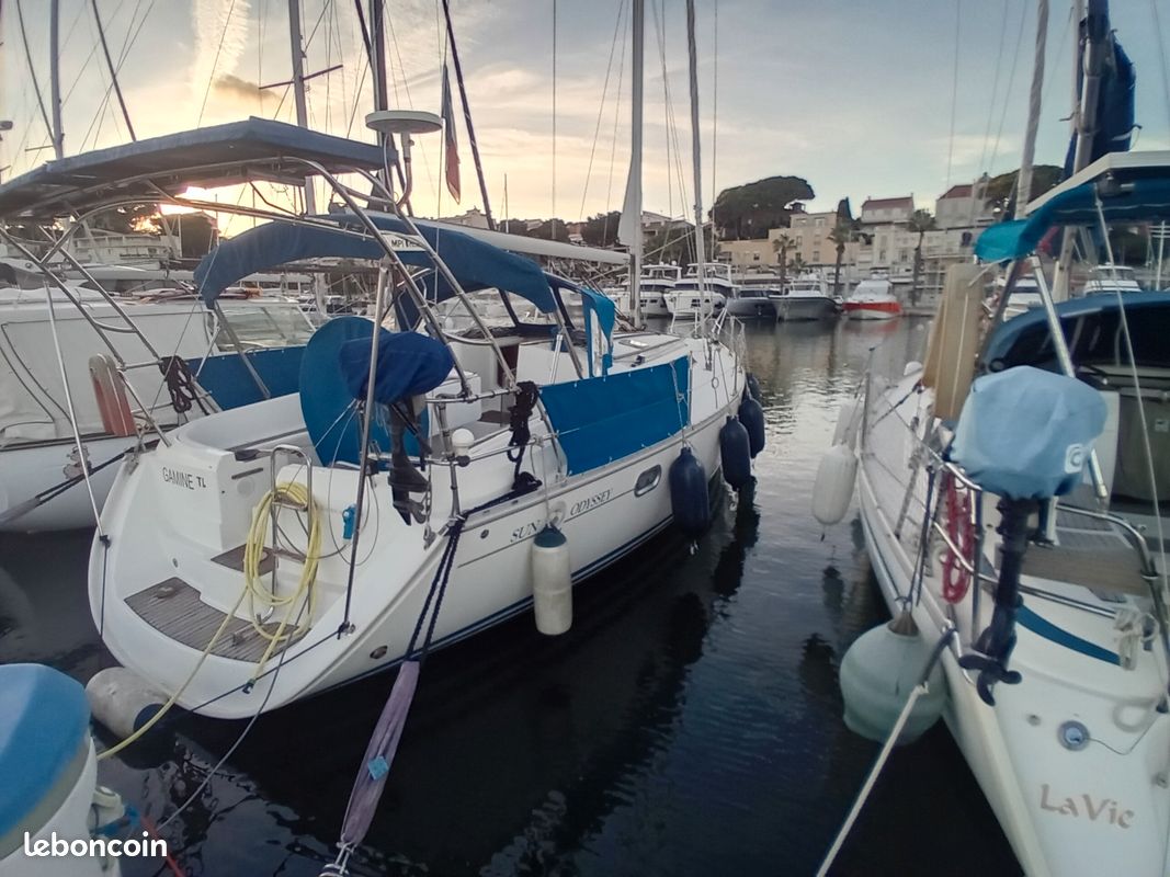 SUN ODYSSEY 37 (JEANNEAU) — View photo 1