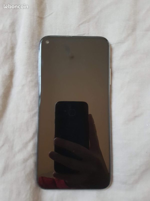 Je vend mon téléphone un Huawei p40lite (image 2)