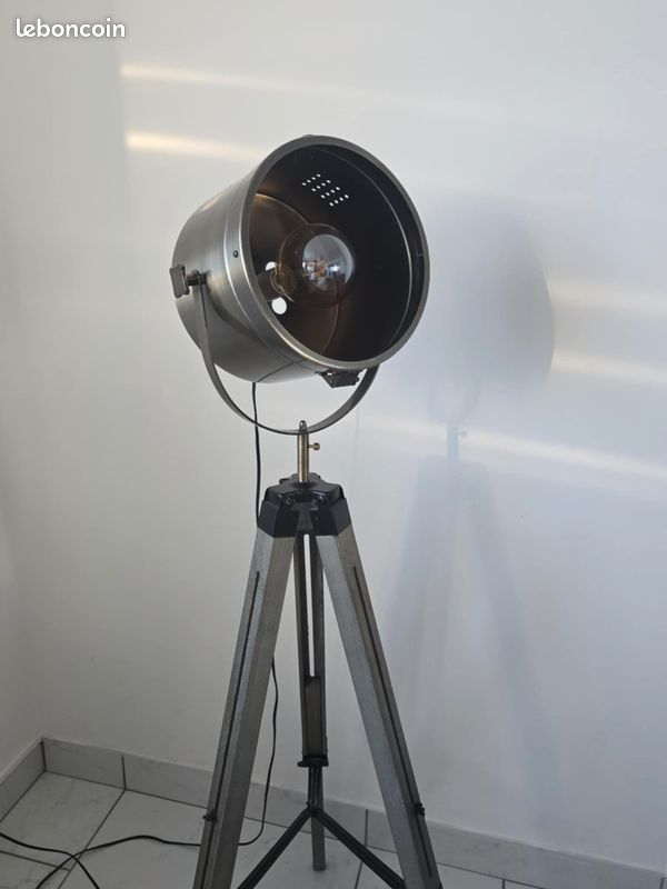 Lampe sur pied (image 3)
