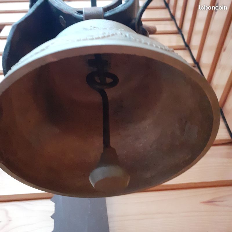Cloche suspendue vintage en cuivre avec lanière en cuir pour Cloche suspendue vintage en cuivre avec lanière en cuir pour