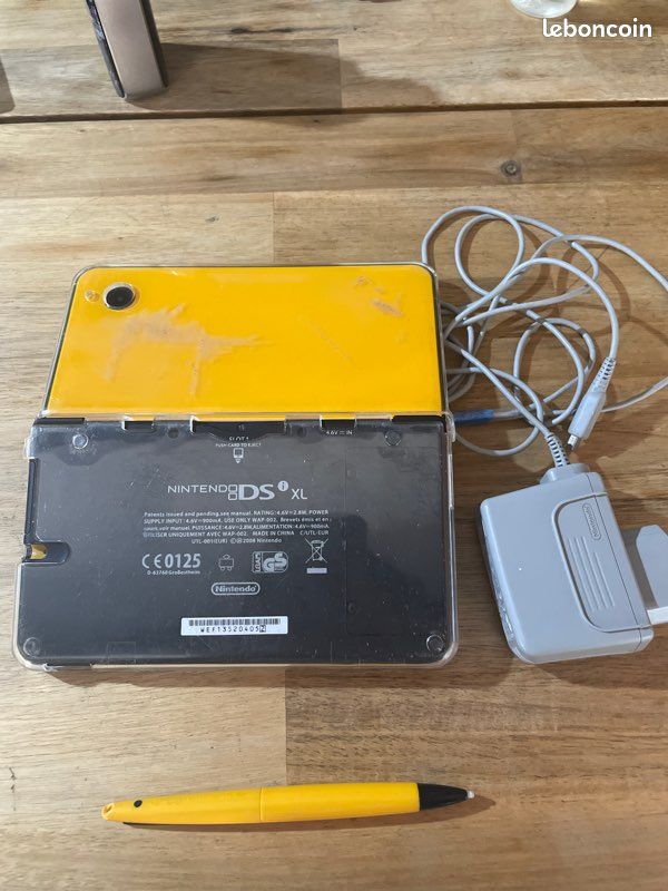 Nintendo ds XL (image 2)