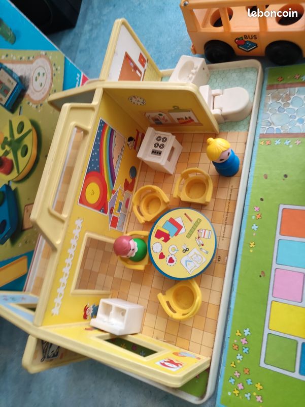 Fisher-Price École Maternelle Vintage 1970 – Garage Jouet Réf 929, Bon État
