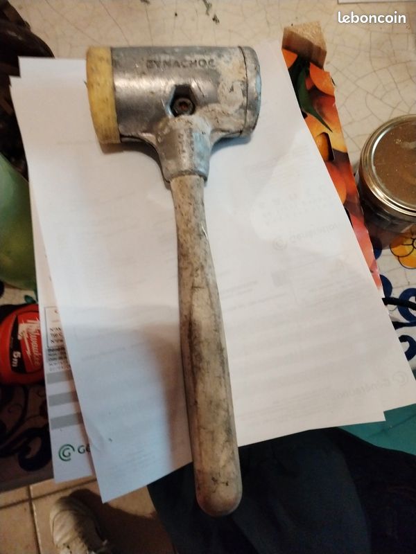 Gros maillet démontable (image 1)