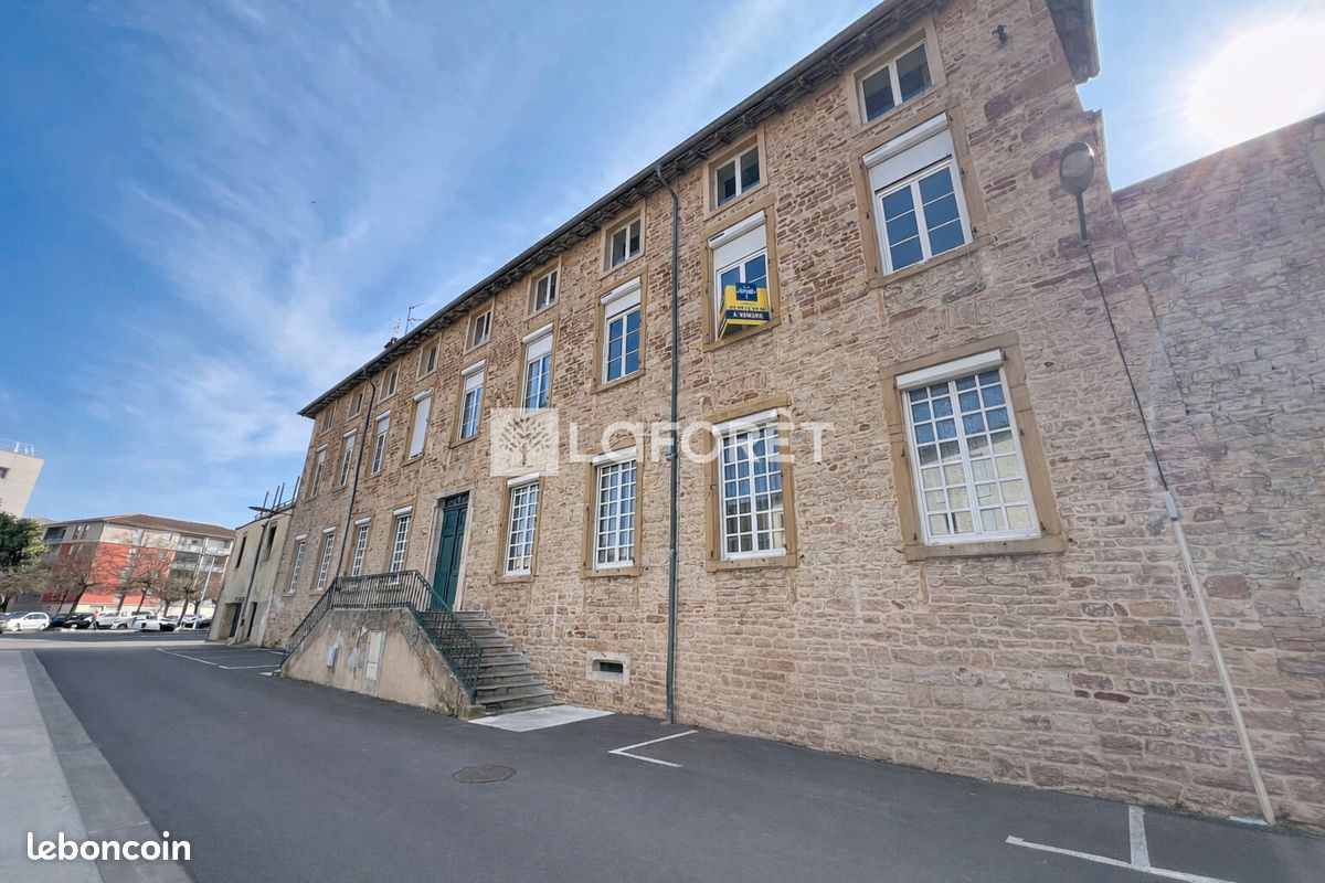 Appartement 5 pièces 123 m² · à Saint-Laurent-sur-Saône · 123 m² · 185 000 €