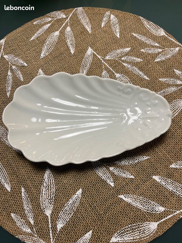 Ravier coquille en porcelaine (image 1)
