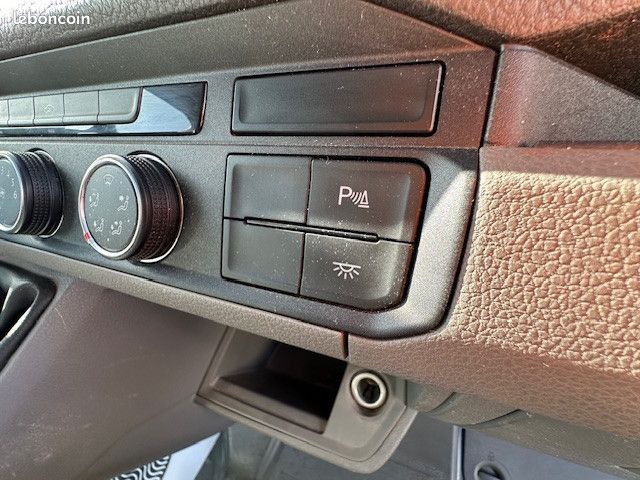 Volkswagen CRAFTER FOURGON VOLKSWAGEN CRAFTER DSG BOITE AUTOMATIQUE Fourgon Business Line Plus L3 H3 GPS TEL ATELIER ATTELAGE ETC... (image 27)