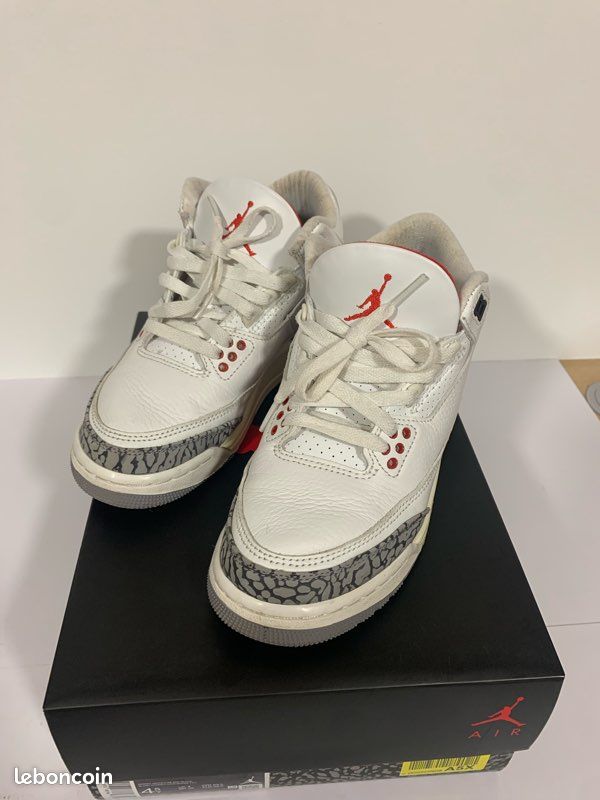 Chaussure Air Jordan Noir Et Rouge Nike Air Jordan Retro (GS