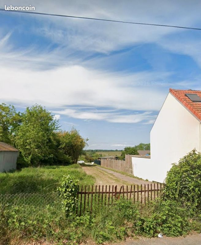 Terrain constructible · à Huriel · 10 900 €