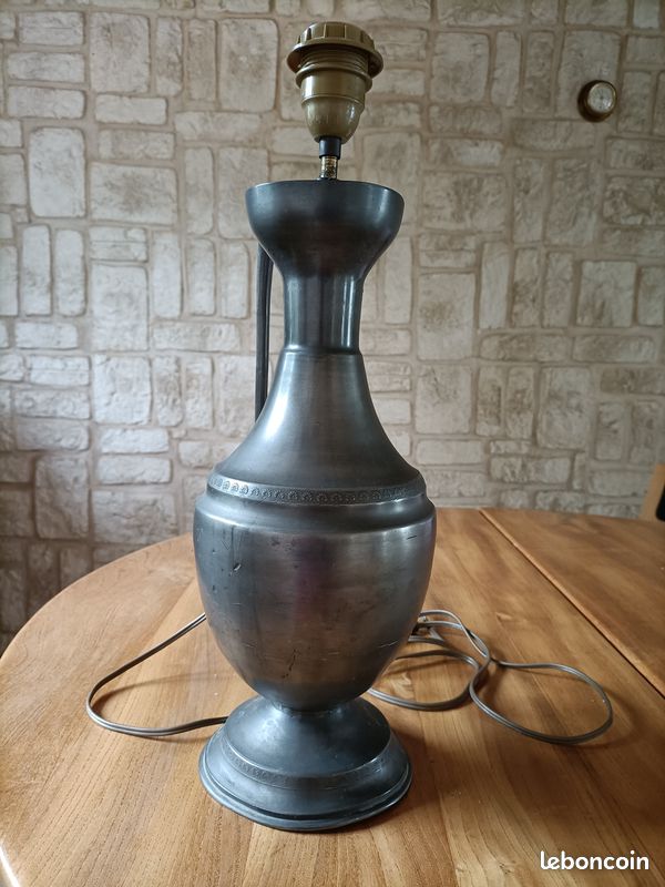 Lampe en étain (image 1)