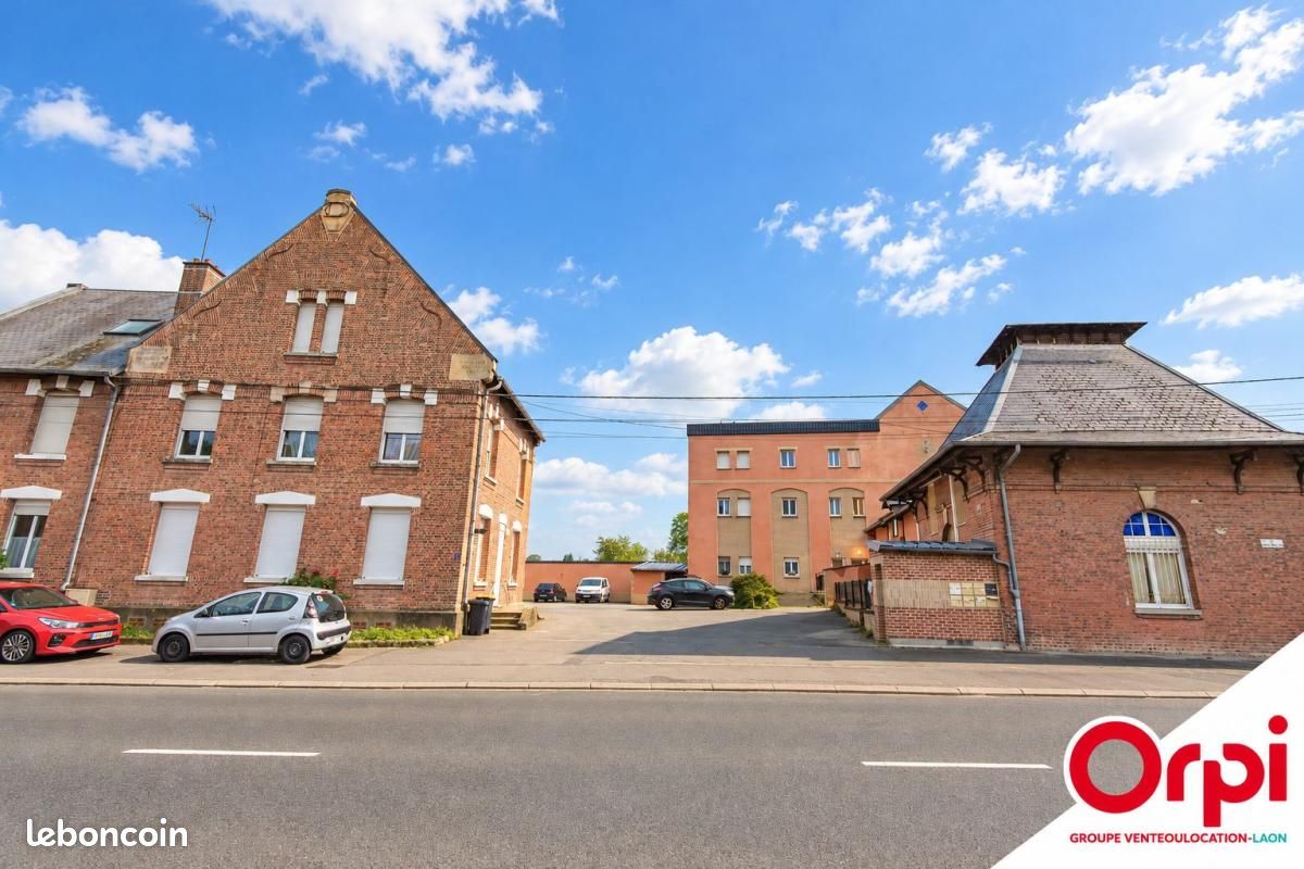 Immeuble 857 m² · à Beautor · 857 m² · 998 718 €