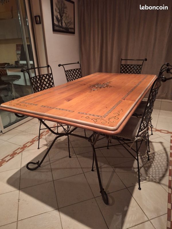 Table plateau bois et pieds en fer Forgé + 6 chaises en fer Forgé (image 2)