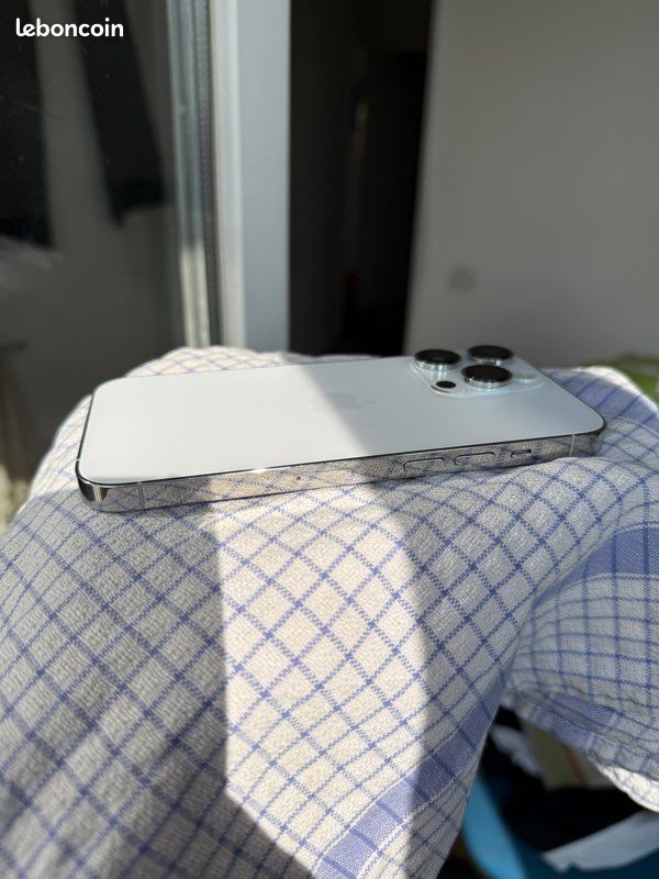 IPhone 14 Pro 128 Go - Bon état + Coque offerte (image 20)