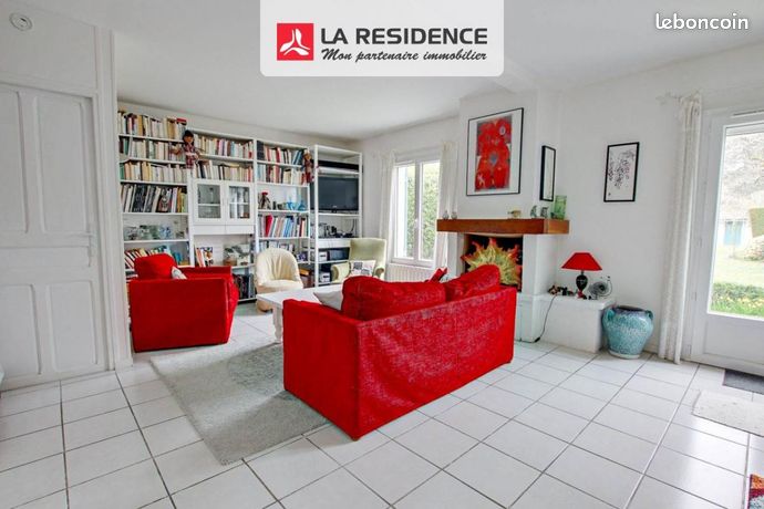 https://img.leboncoin.fr/api/v1/lbcpb1/images/da/fc/6a/dafc6af6ddac496d9cffdcd13f8710c15eeb79e3.jpg?rule=ad-image