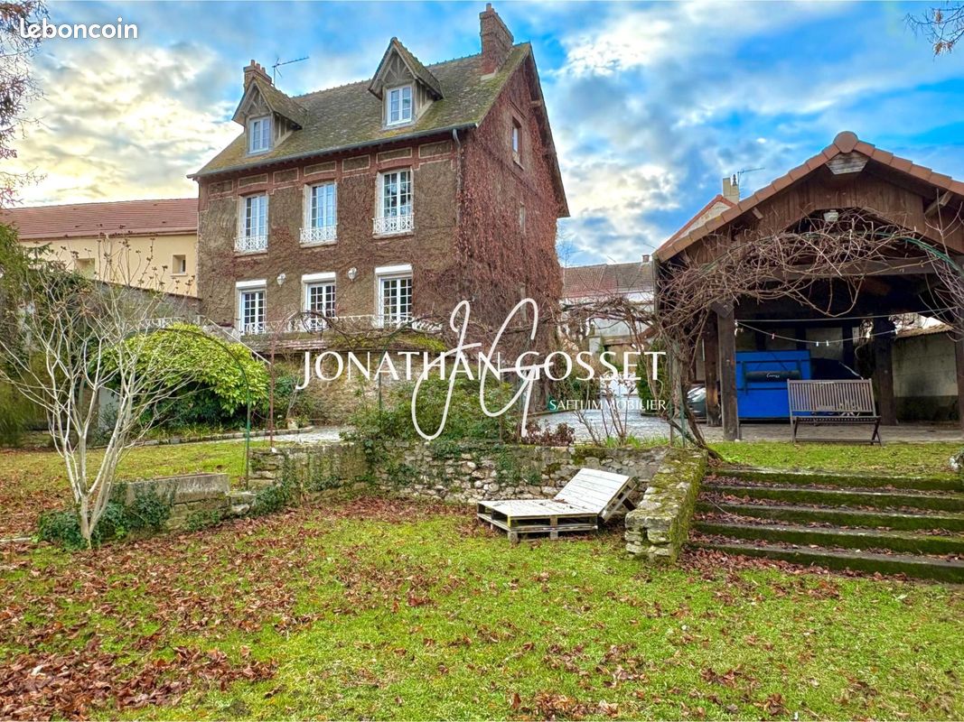 Maison 10 pièces 247 m² · à Épône · 247 m² · 728 000 €