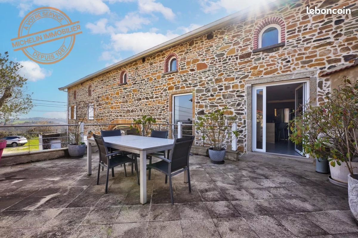 Maison 8 pièces 278 m² · à Fleurieux-sur-l'Arbresle · 278 m² · 580 000 €