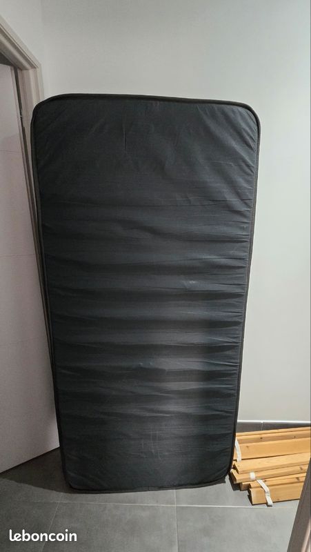 Lit avec sommier et matelas (image 10)