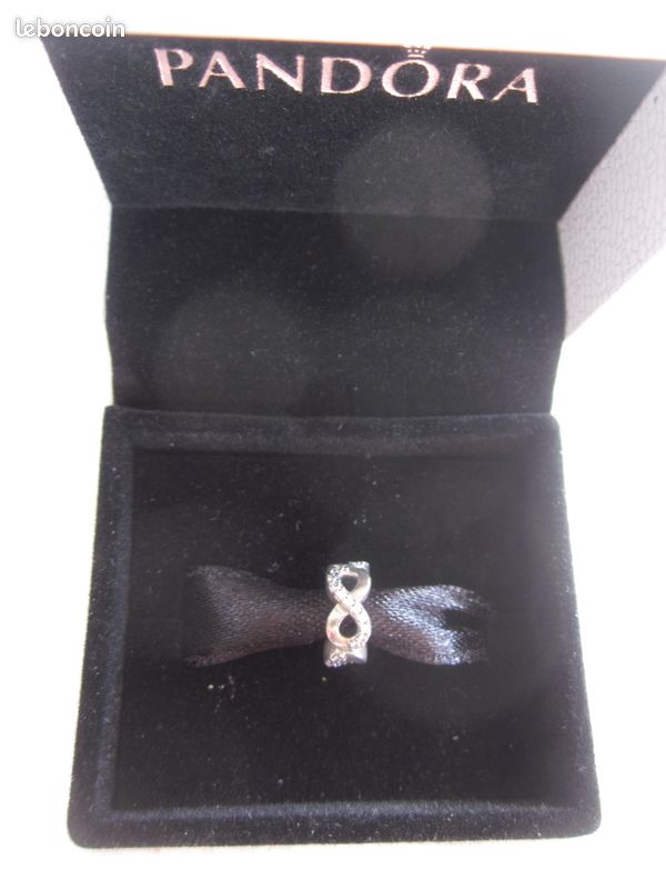 Charm Pandora (image 1)