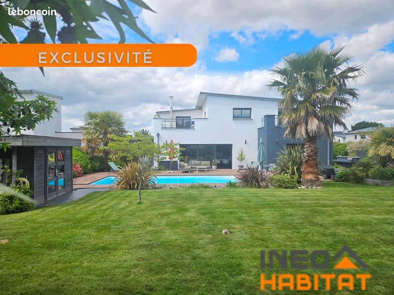 Maison 8 pièces 227 m² · à La Mézière · 227 m² · 838 400 €