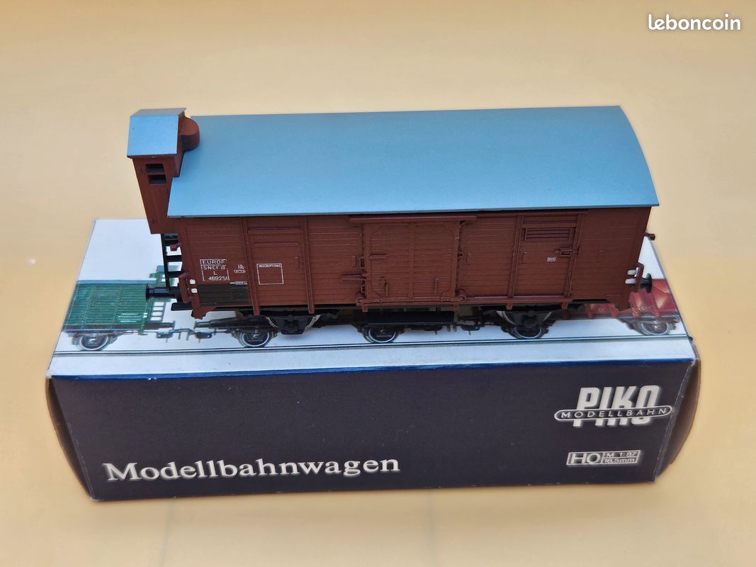 Wagon Express Couvert PIKO échelle HO - Jaune Et Rouge, Occasion Bon état, Modélisme Ferroviaire