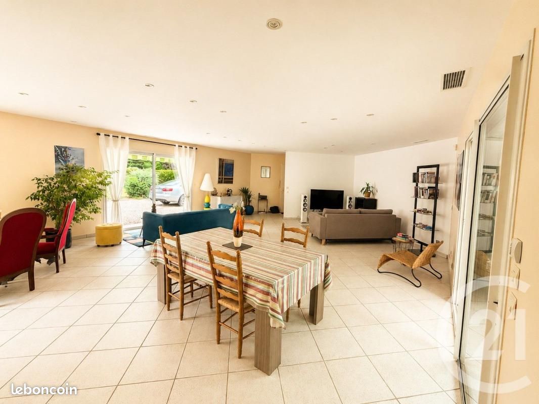 Maison 5 pièces 181 m² · à Cursan · 181 m² · 394 500 €