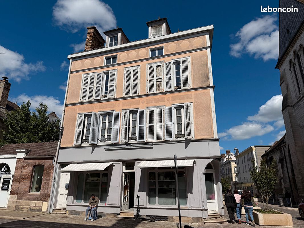 Local commercial 6 pièces 152 m² · à Troyes · 152 m² · 265 000 €