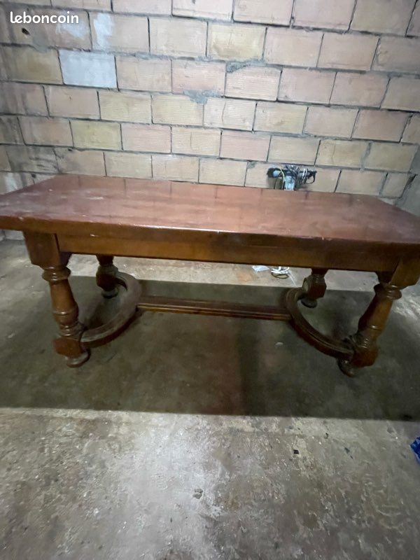 Grande table en bois massif (image 1)