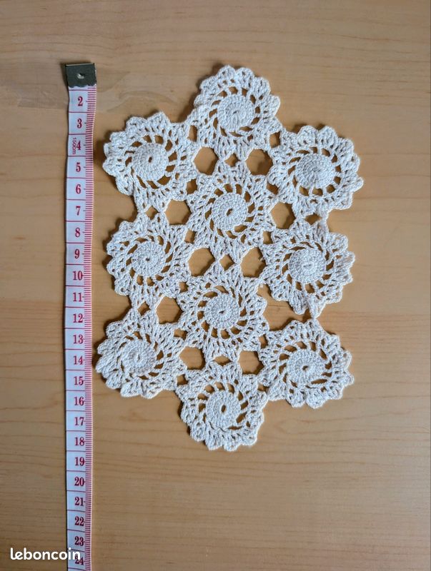 Lot napperons au crochet+ 1 bonnet bébé (image 11)