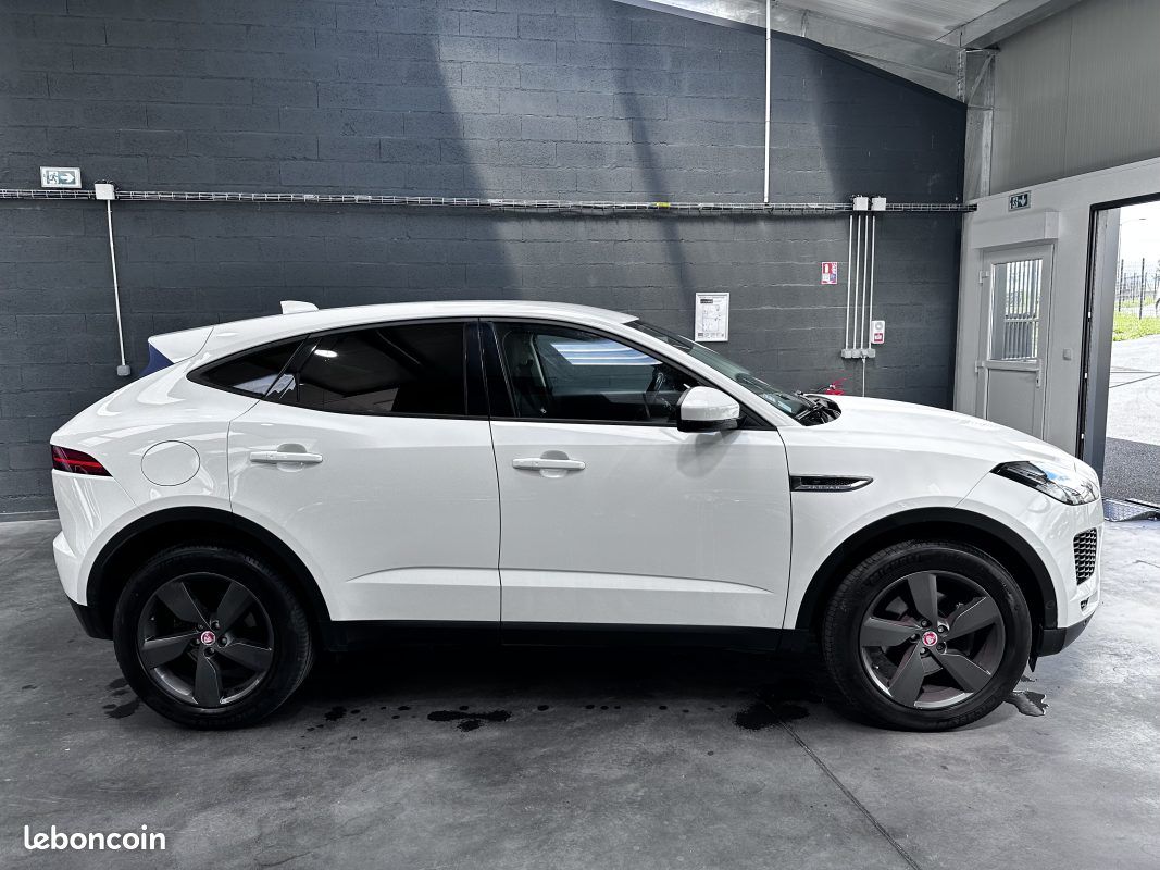 Jaguar e-pace jaguar e-pace 2.0d 150cv r-dynamic s 2018 (image 9)