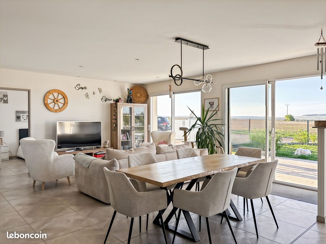 Maison 5 pièces 119 m² · à Méricourt · 119 m² · 1 650 €/mois