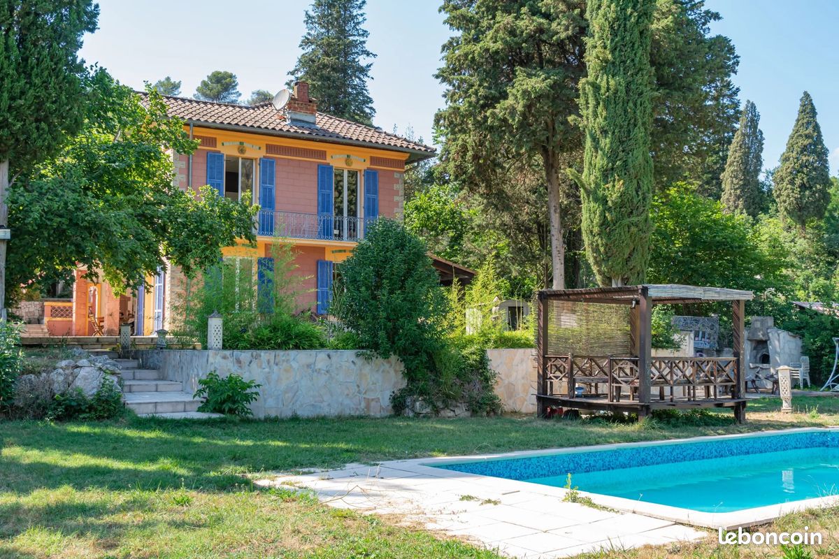 Maison 4 pièces 130 m² · à Contes · 130 m² · 669 000 €