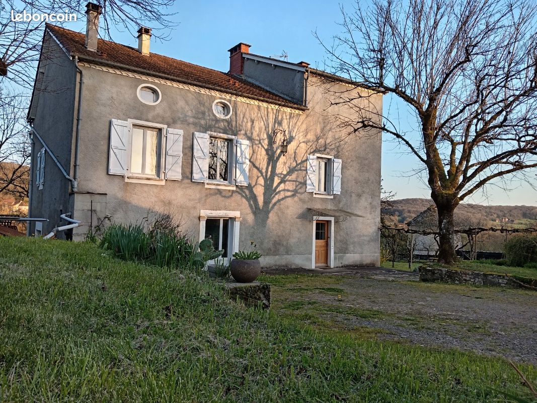 Maison 7 pièces 210 m² · à Lissac-Et-Mouret · 210 m² · 300 000 €