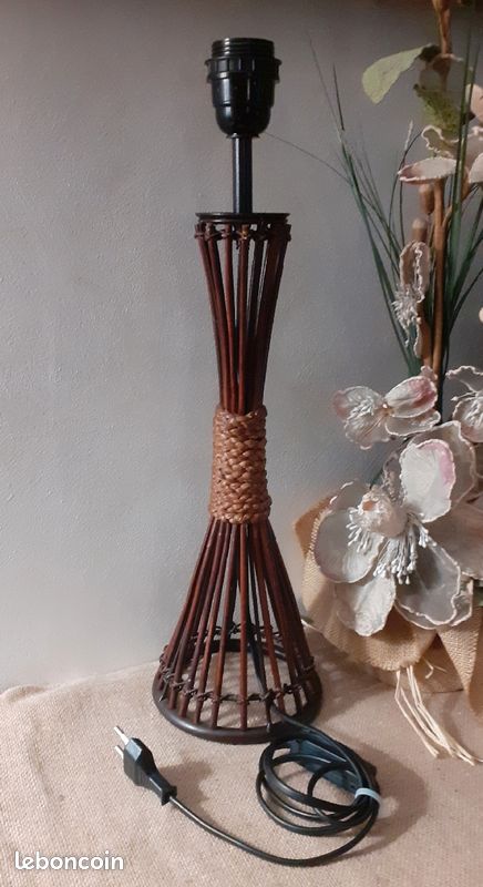 Pied de lampe en rotin (image 3)