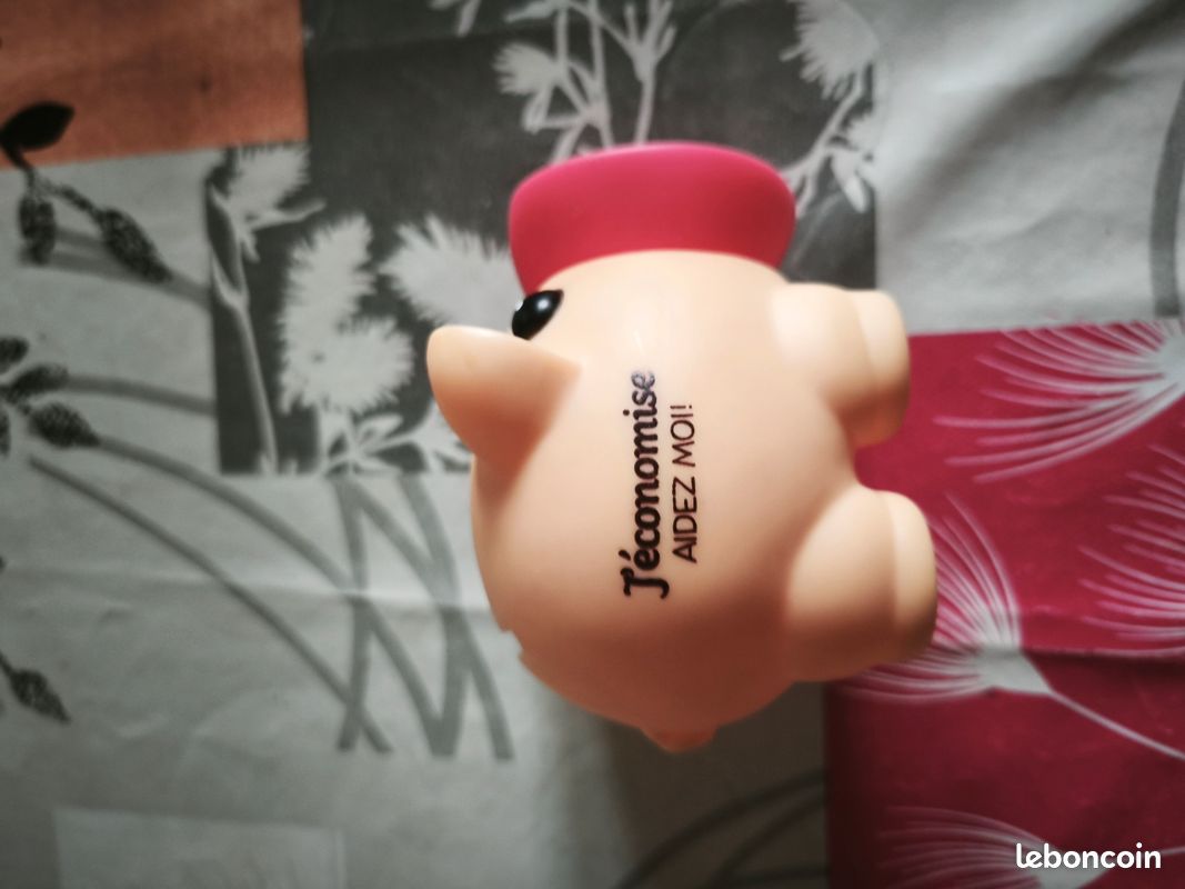 Tire lire cochon plastique (image 1)