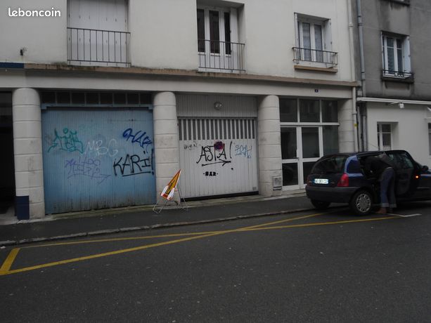 https://img.leboncoin.fr/api/v1/lbcpb1/images/db/0d/b6/db0db6a57191705eb35e43f348f37371dc526cea.jpg?rule=ad-image