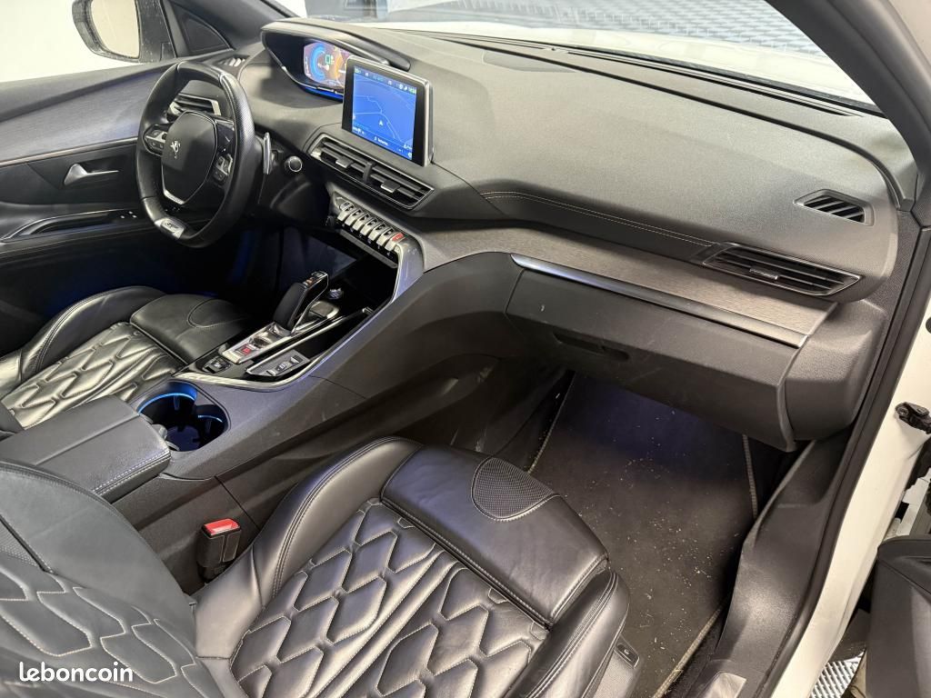 PEUGEOT 3008 Hybrid4 300 ch GT e-EAT8 (image 10)