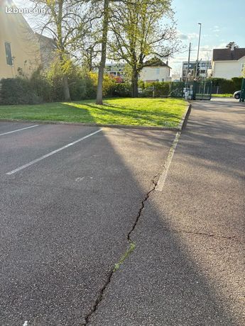Place de Parking extérieur