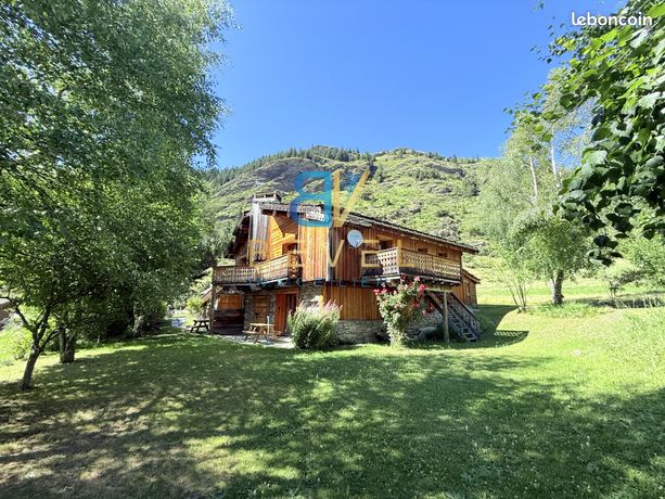Propriété 11 pièces 225 m²