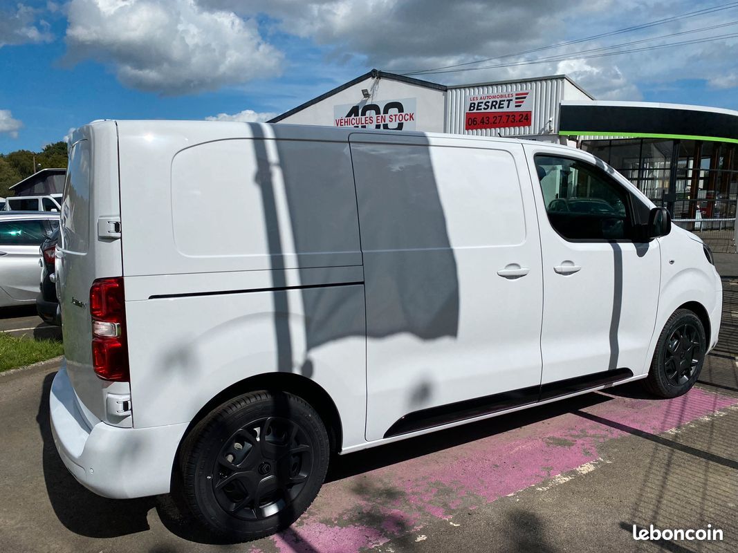 Citroën Jumpy III VAN Ph.2 M . 2.2 Diesel 150 ch Automatique sur parc - 2 Portes Latérales - (image 3)