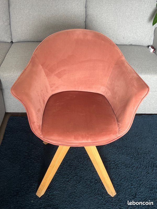 Fauteuil de bureau rotatif (modèle Quilda) (image 1)