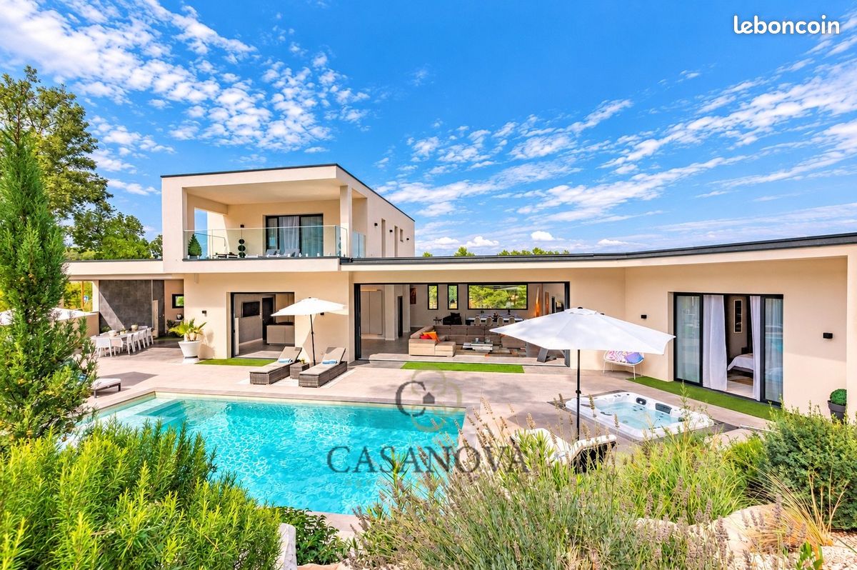 Maison 8 pièces 285 m² · à Saint-Clément-de-Rivière · 285 m² · 1 460 000 €