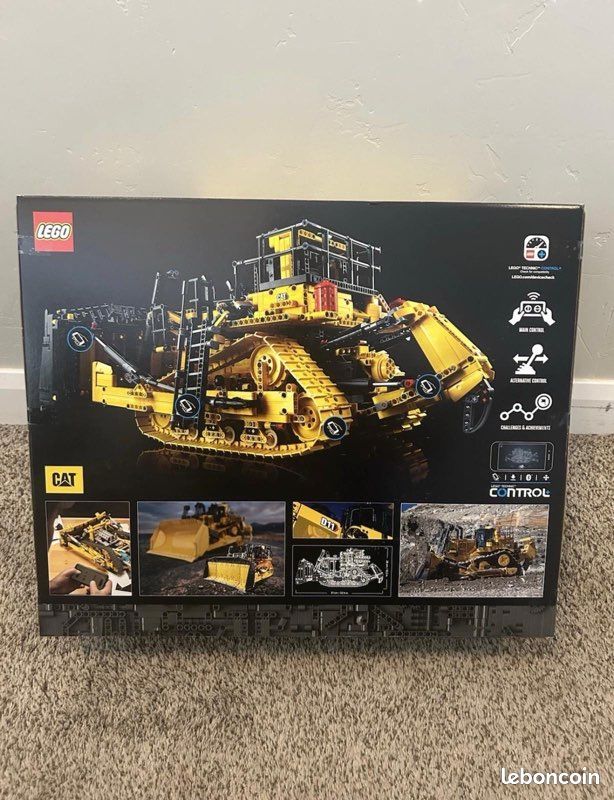 LEGO Technic CAT D11 Bulldozer 42131 – Neuf / Jamais monté. Set impressionnant LEGO Technic avec 3854 pièces. Reproduction ultra détaillée du célèbre Caterpillar D11 Bulldozer, idéale pour collection (image 2)